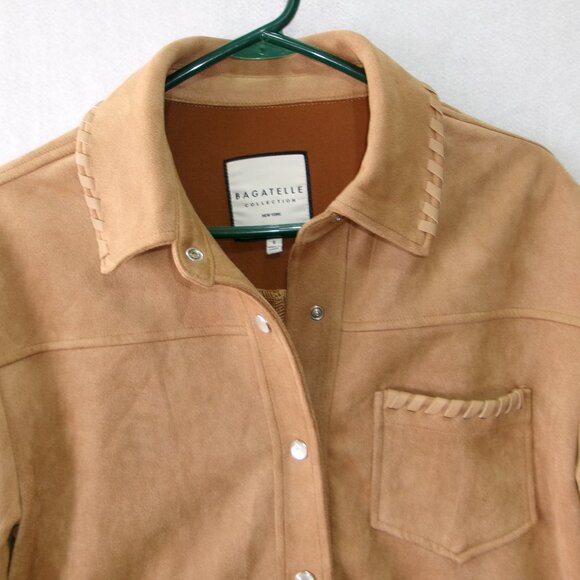 Bagatelle Faux Suede Camel Tan Snap‎ Button Front Shirt Jacket Women's Small - Picture 2 of 3